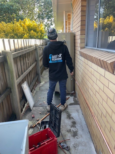 Gas line replacement process in Forest Hill