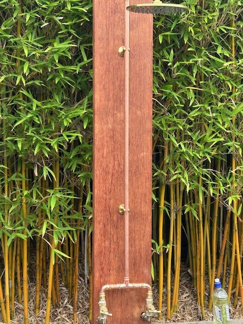outdoor shower in Eaglemont