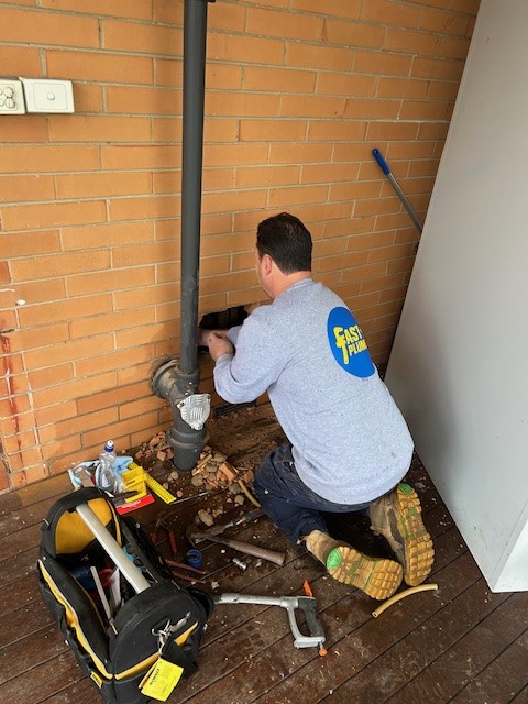 Repair work carried out on burst pipe in Bayswater